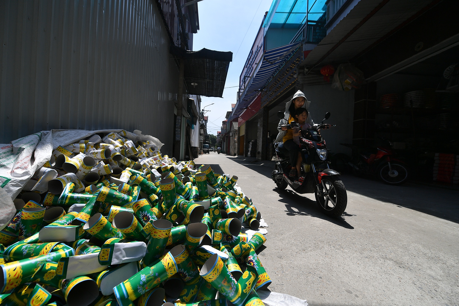 khau trang kinh chong giot ban hang ma mua Vu lan anh 4