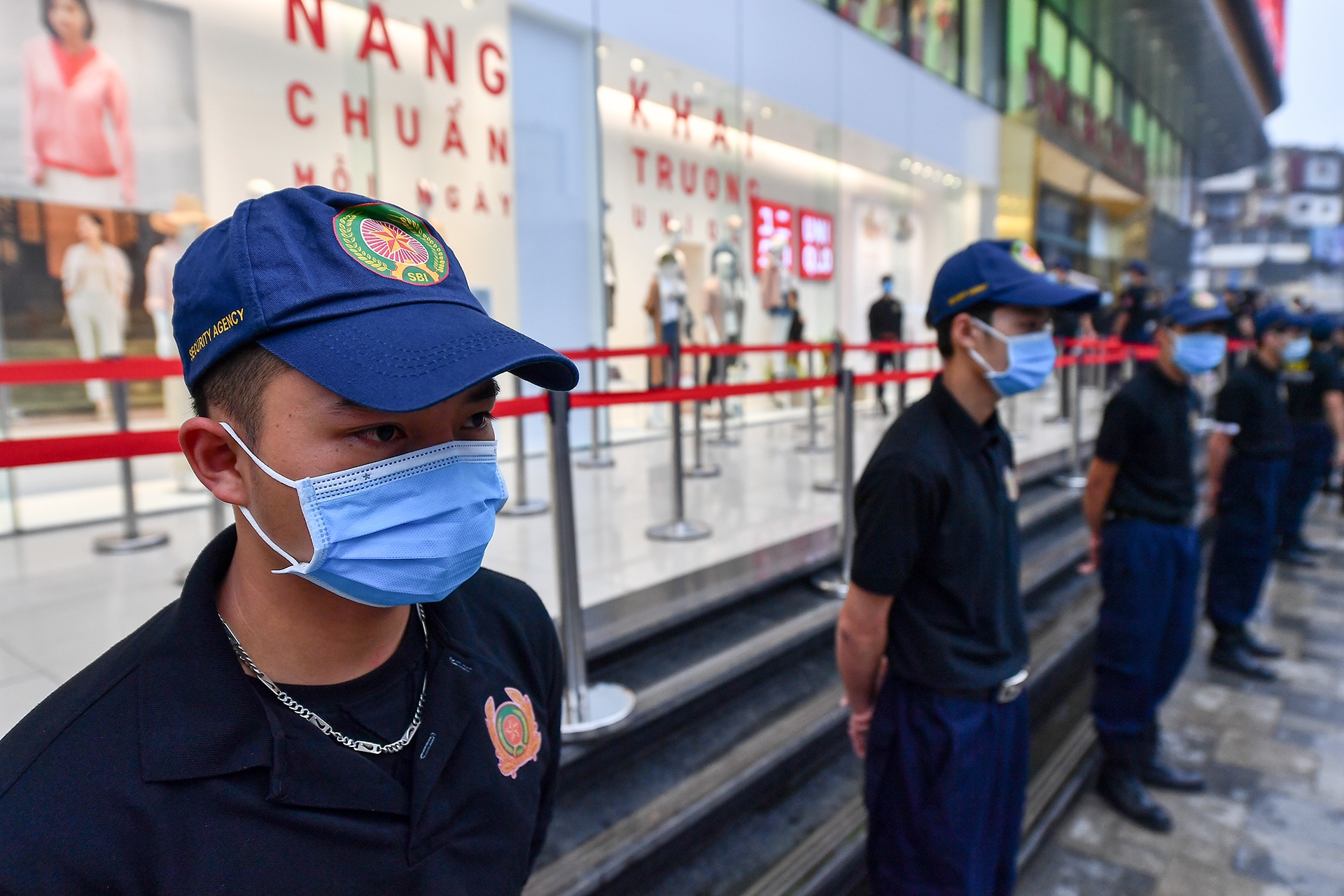 khai truong Uniqlo Ha Noi o Vincom Pham Ngoc Thach anh 1