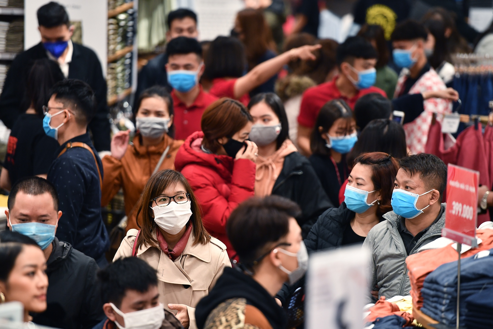 khai truong Uniqlo Ha Noi o Vincom Pham Ngoc Thach anh 8