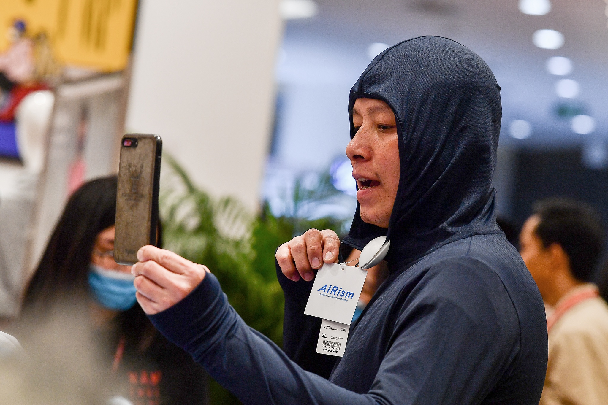 khai truong Uniqlo Ha Noi o Vincom Pham Ngoc Thach anh 12