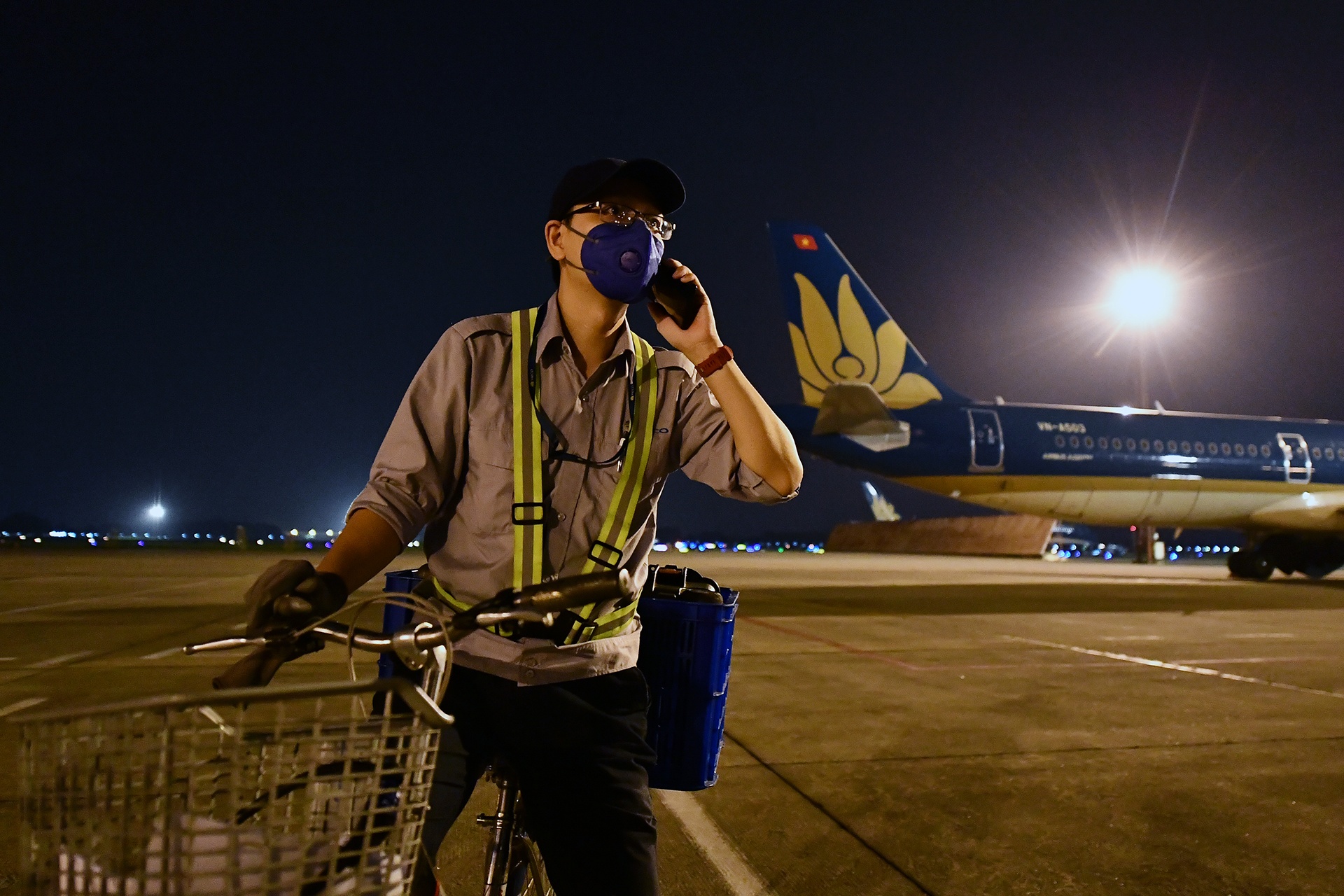 san bay chat cung may bay vi dich Covid anh 10