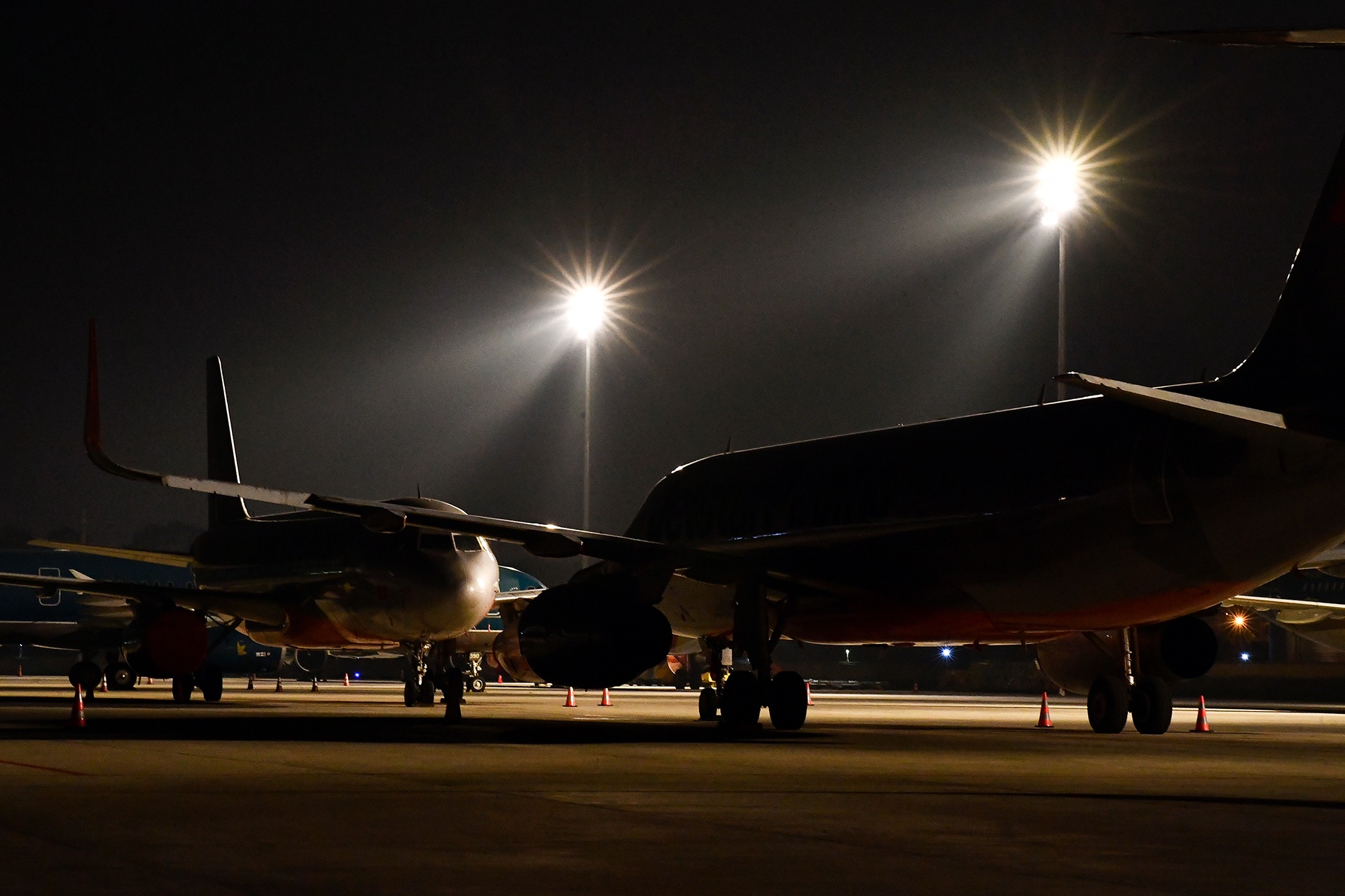 san bay chat cung may bay vi dich Covid anh 4