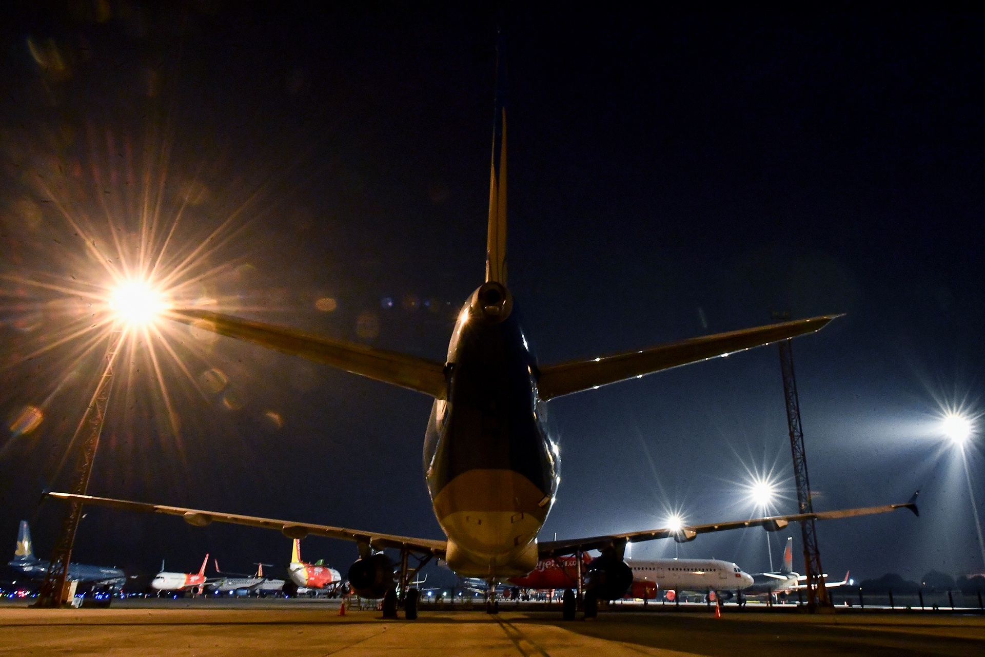 san bay chat cung may bay vi dich Covid anh 7