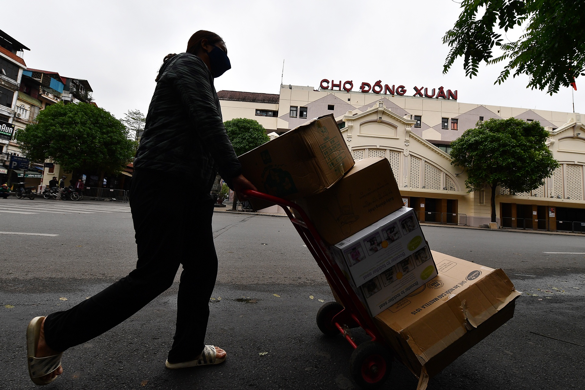 nhon nhip giao hang mua Covid-19 anh 16