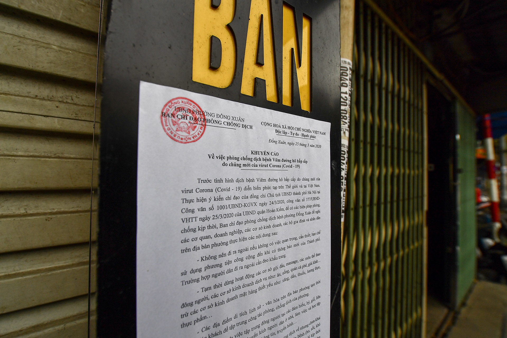 nhon nhip giao hang mua Covid-19 anh 17