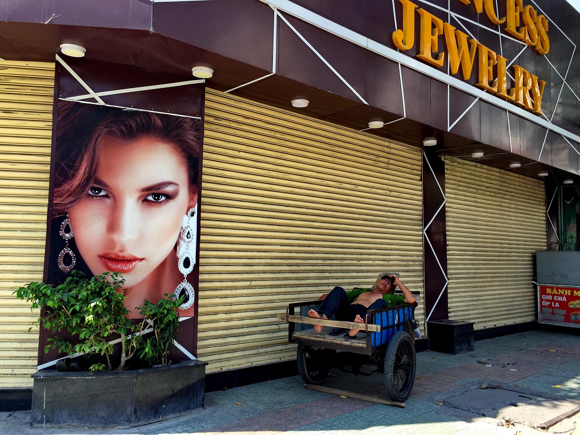 phong toa bai bien Nha Trang anh 12