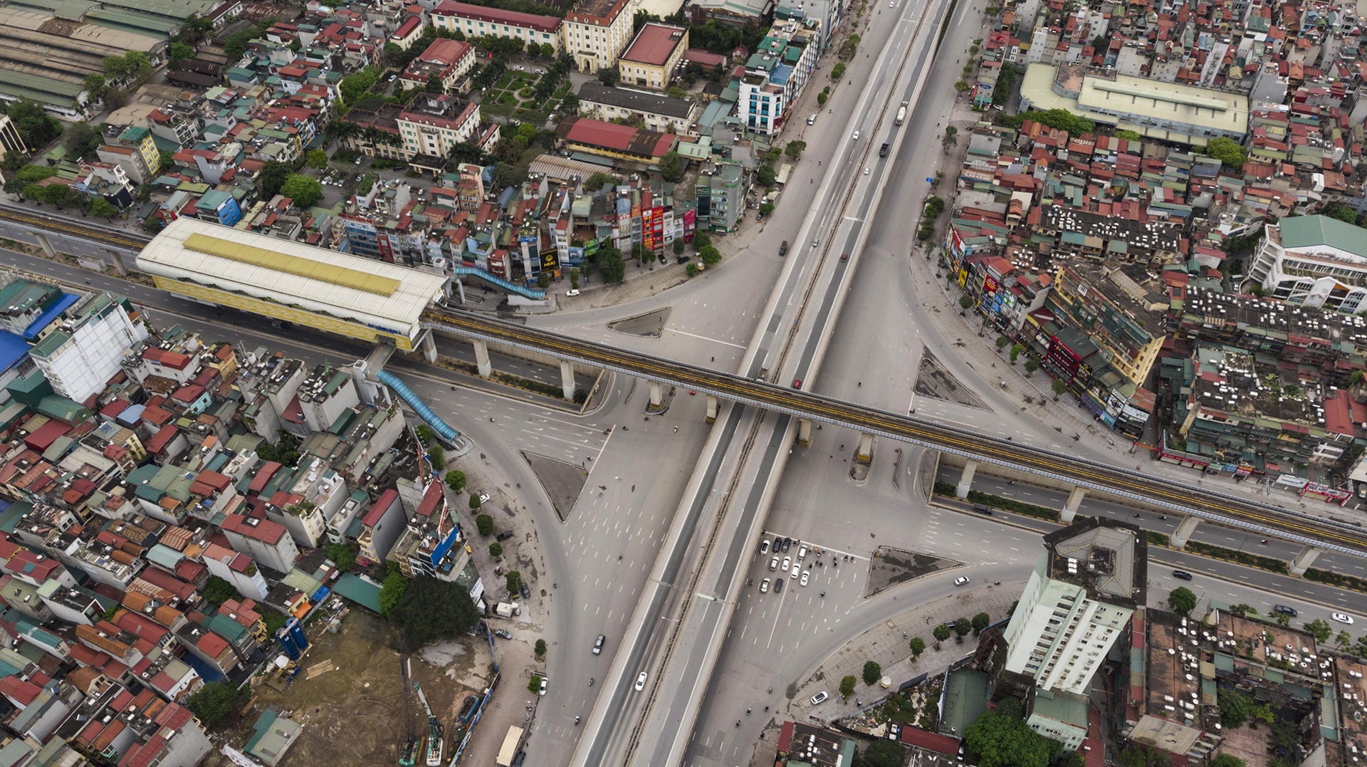 Ha Noi nhin tu tren cao dip Covid-19 anh 2