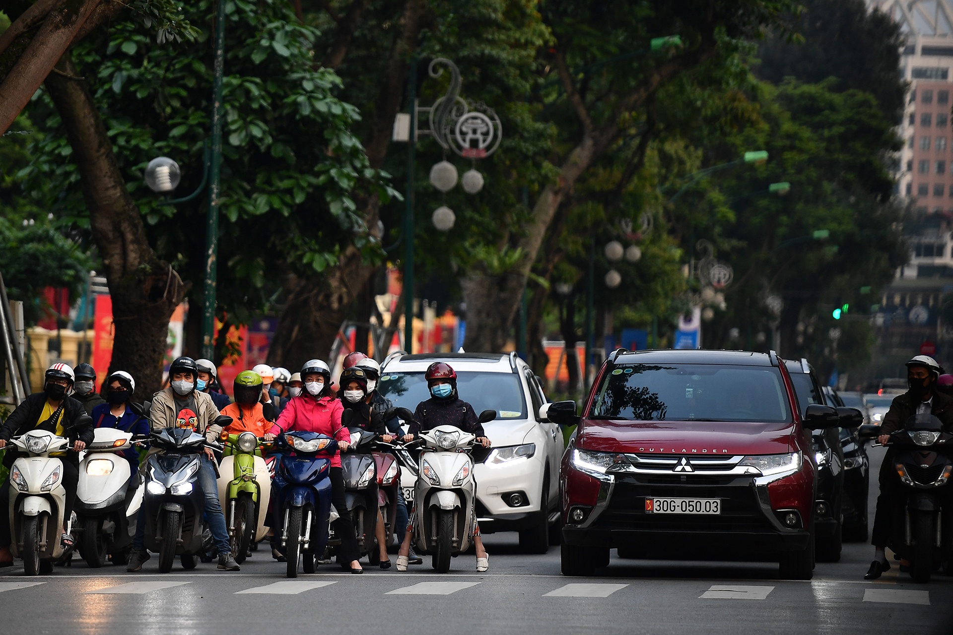duong pho Ha Noi dong duc du dich Covid-19 anh 2