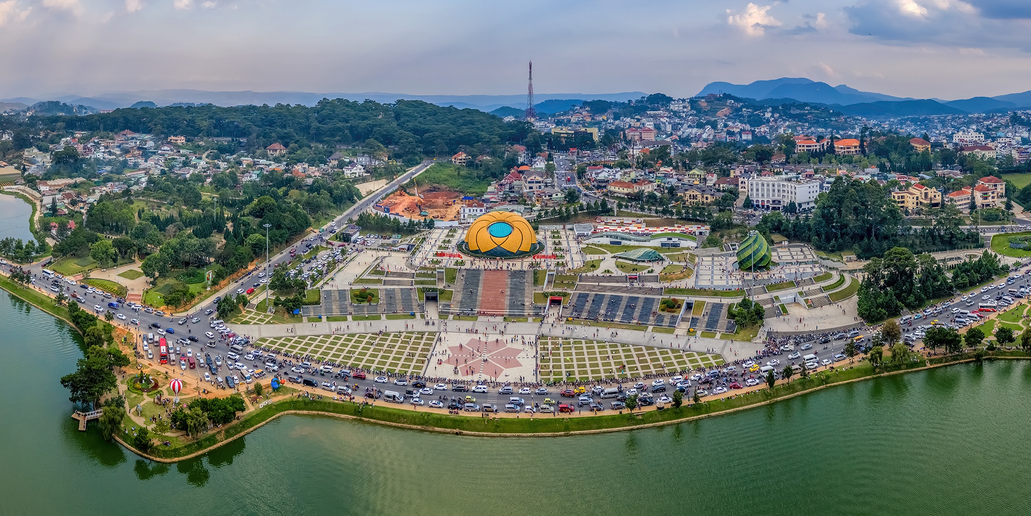 Da Lat dong nghet du khach ngay nghi le anh 4