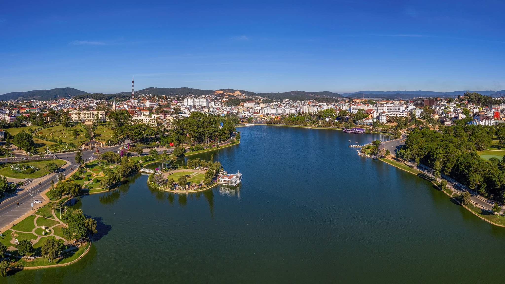 Da Lat dong nghet du khach ngay nghi le anh 5
