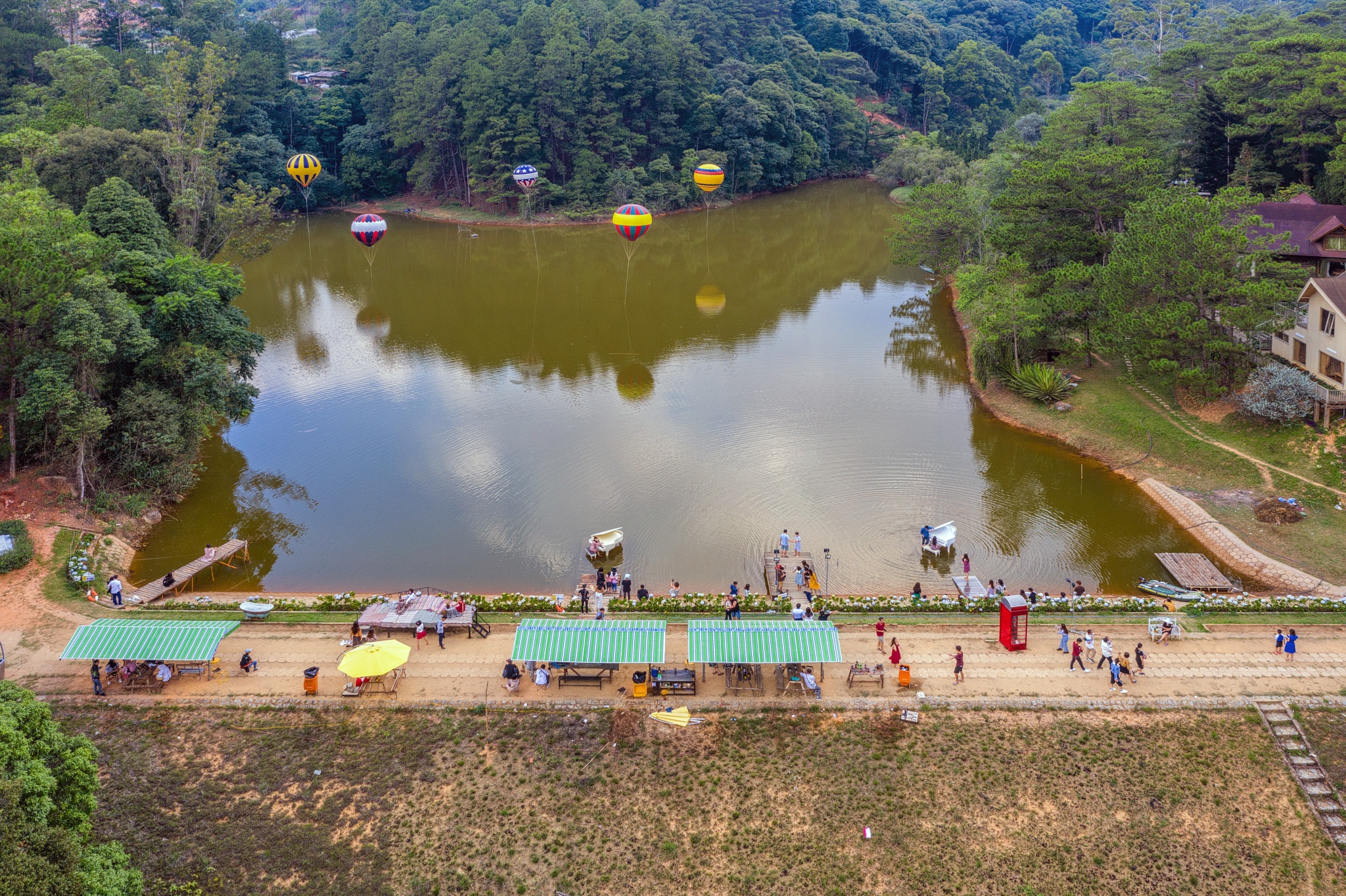 Da Lat dong nghet du khach ngay nghi le anh 26