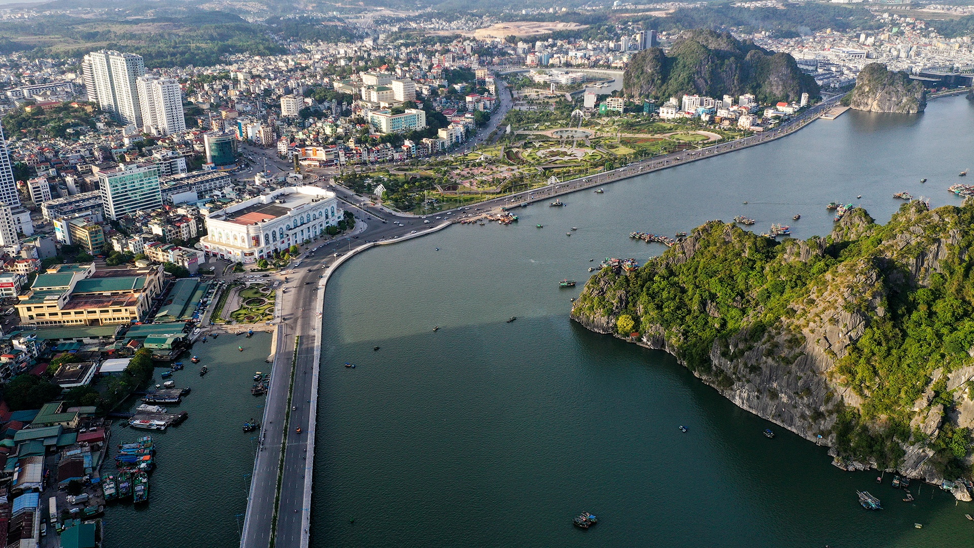 cau Bai Tho 2 thu hut khach du lich anh 3