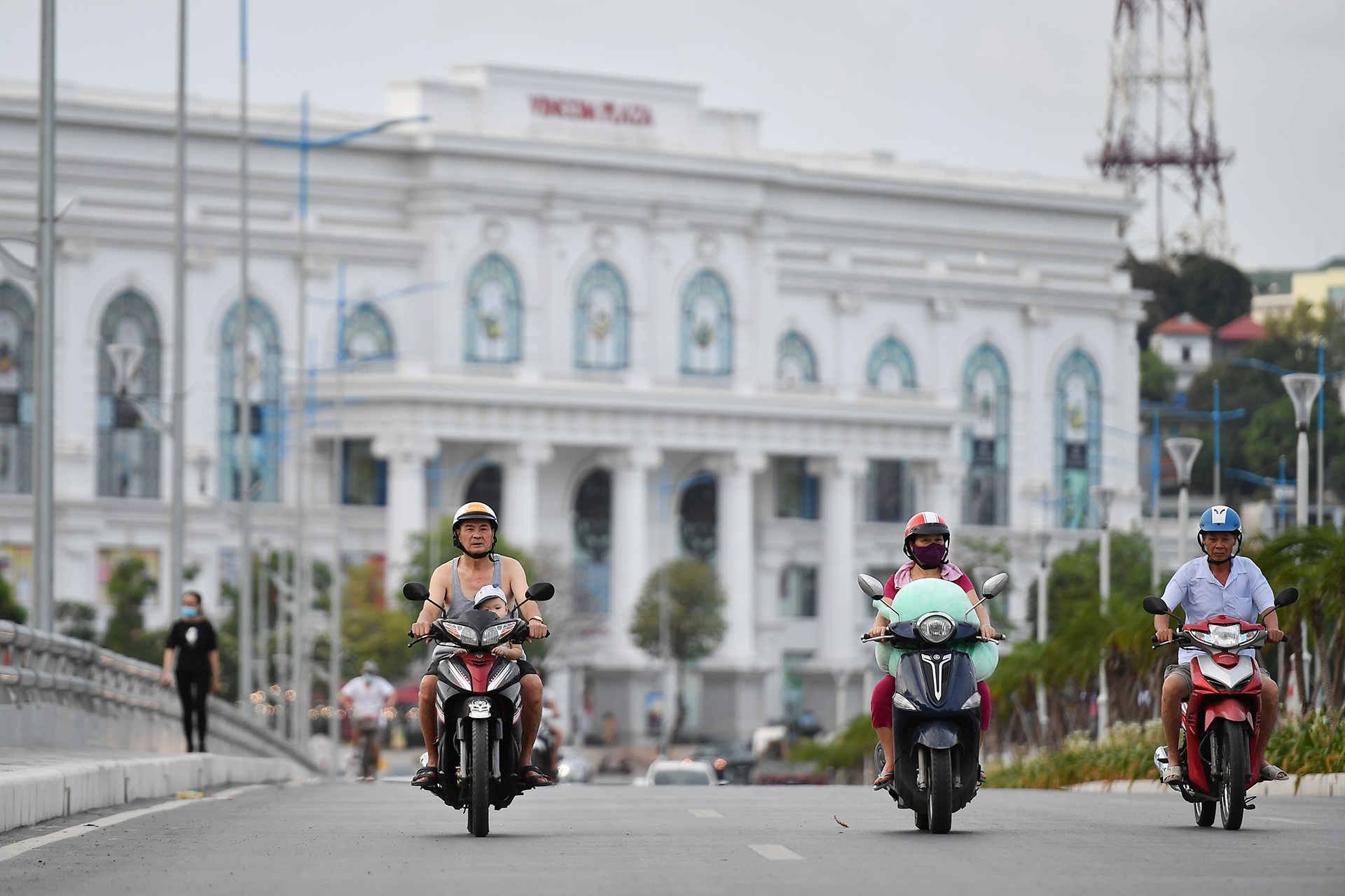 cau Bai Tho 2 thu hut khach du lich anh 7