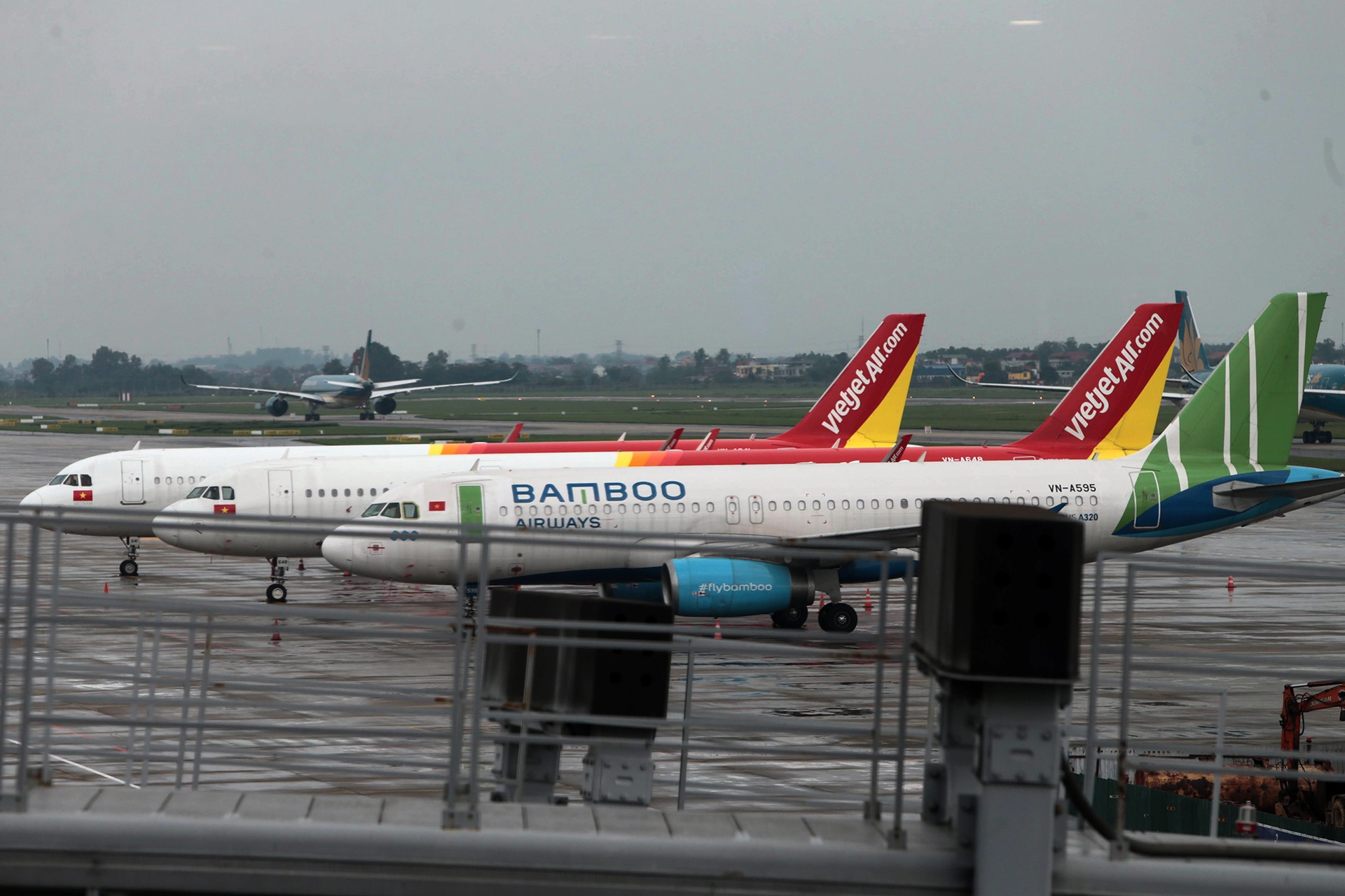 may bay un u o Noi Bai va Tan Son Nhat anh 6