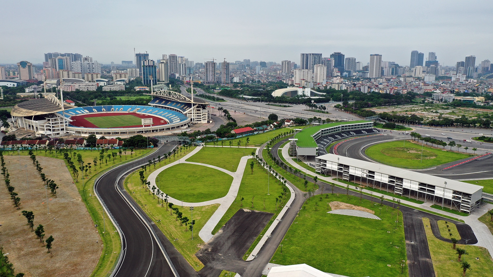 duong dua F1 o Ha Noi doi mau anh 7