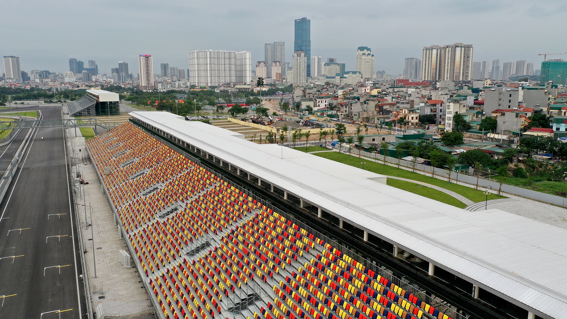 duong dua F1 o Ha Noi doi mau anh 4