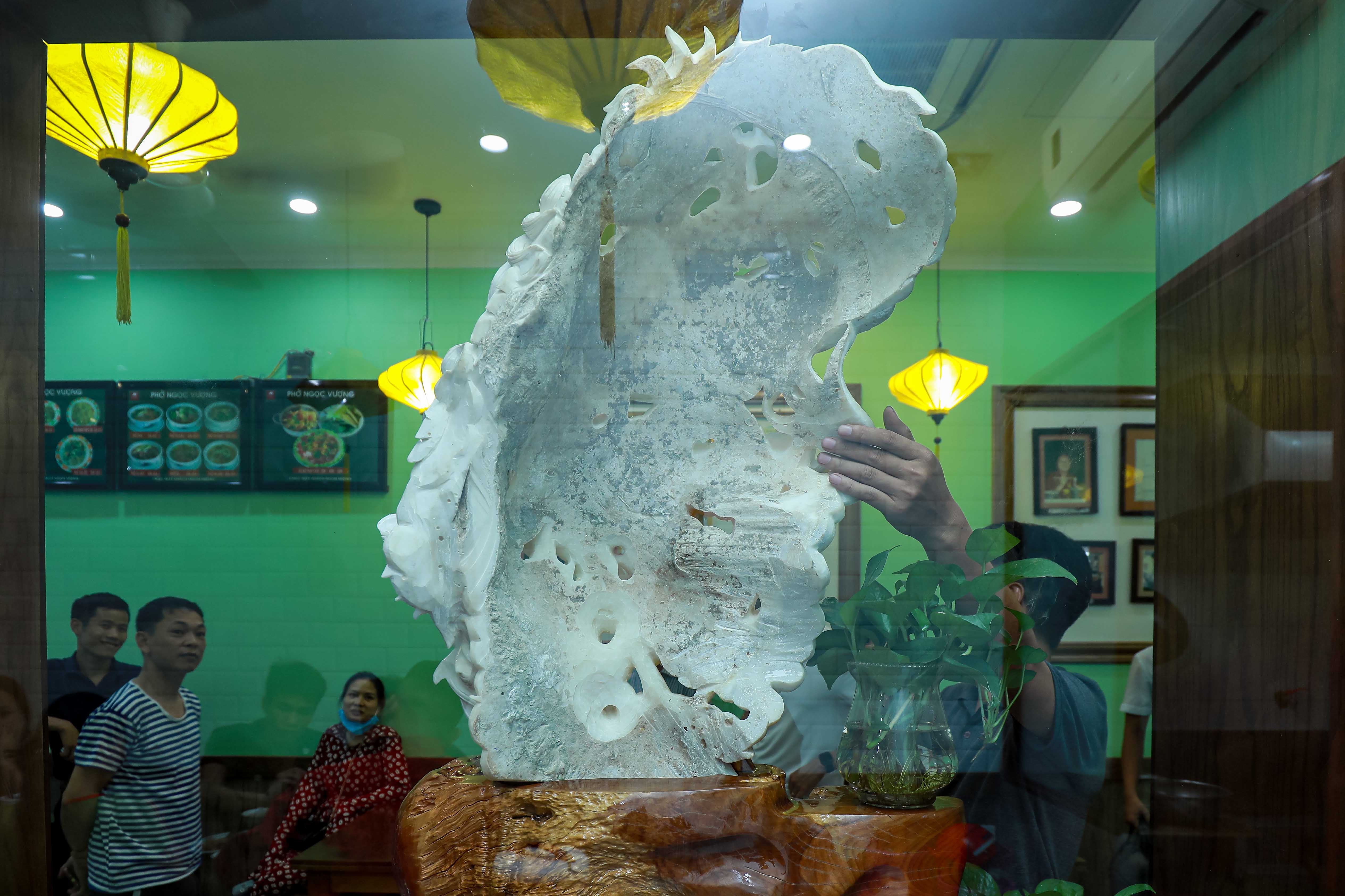 quan pho trung bay cuu long tranh chau lam tu vo so anh 6