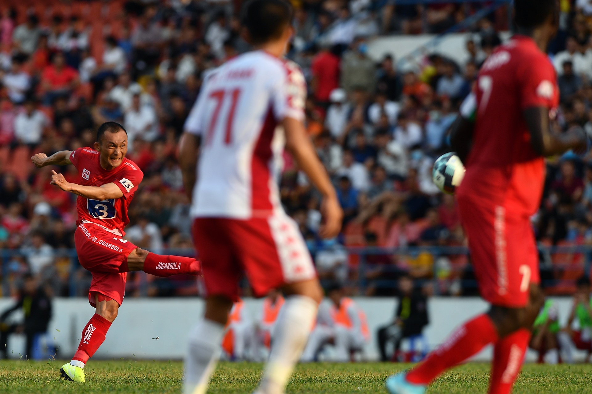 Hai Phong doi dau CLB TPHCM anh 10