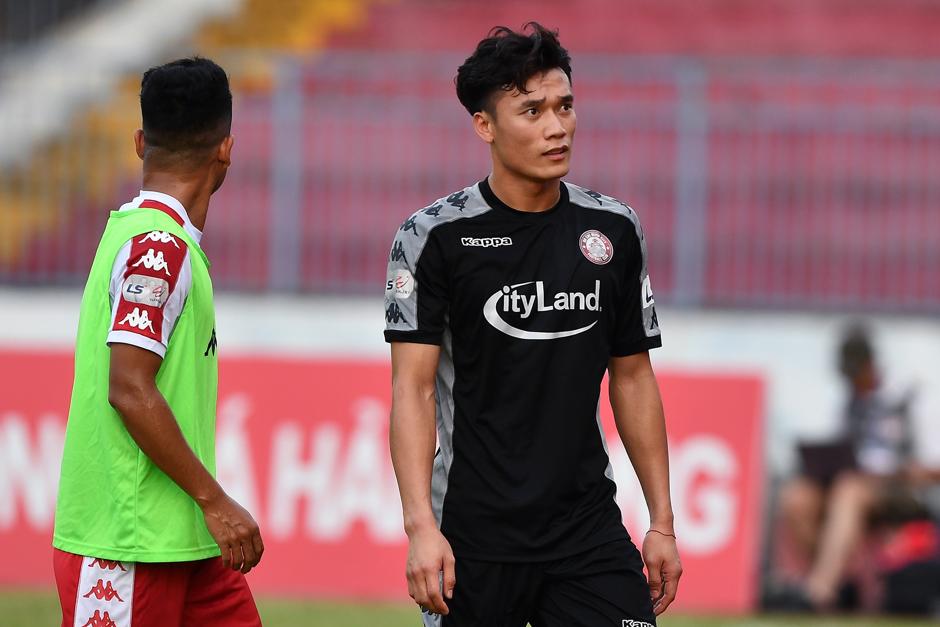 Hai Phong doi dau CLB TPHCM anh 2