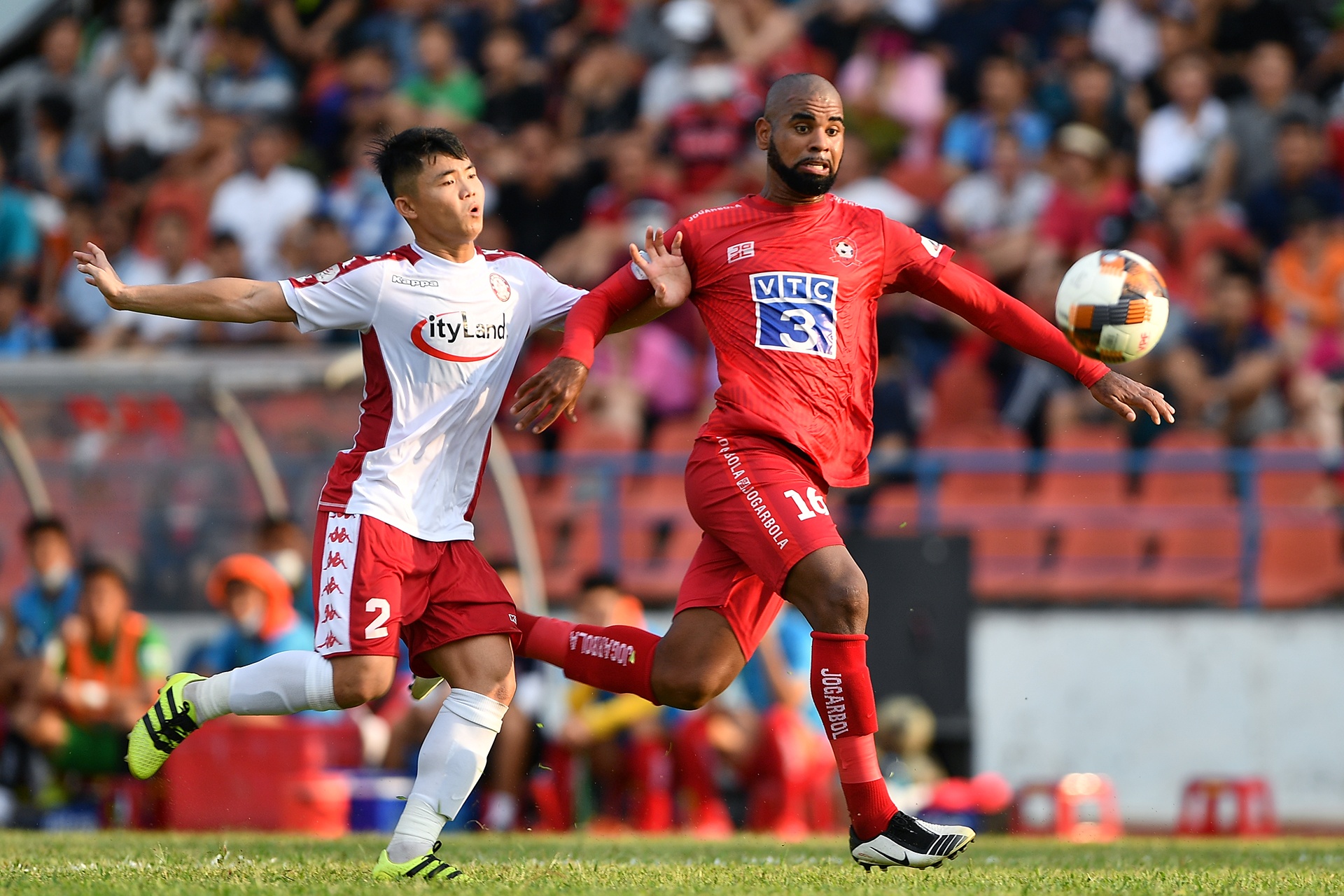 Hai Phong doi dau CLB TPHCM anh 8