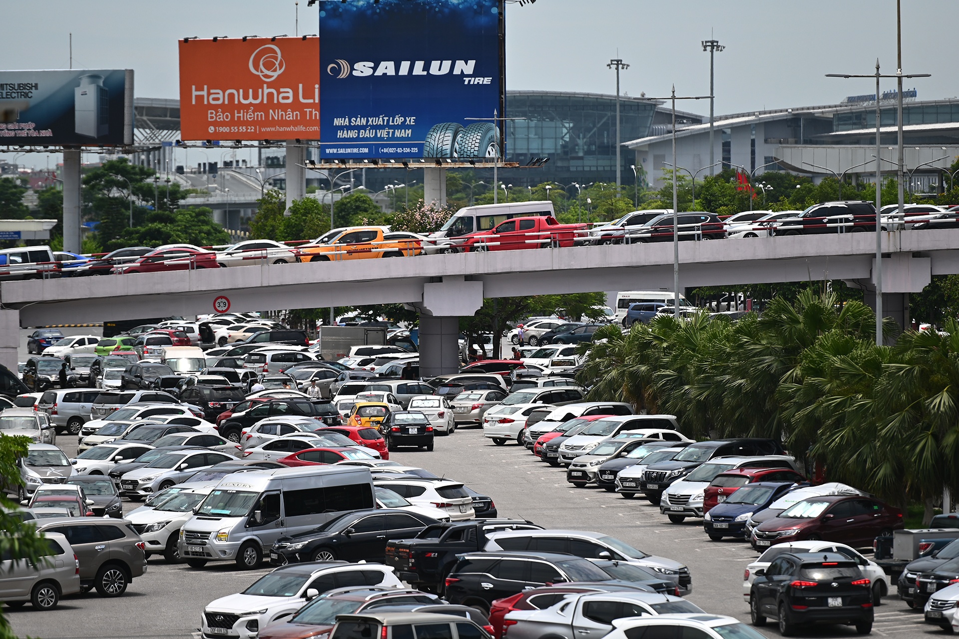 tac nghen san bay Noi Bai anh 2