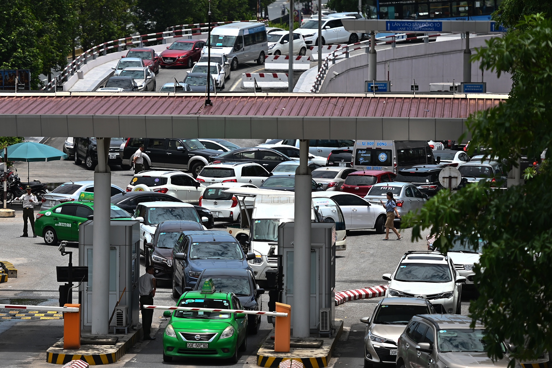 tac nghen san bay Noi Bai anh 6