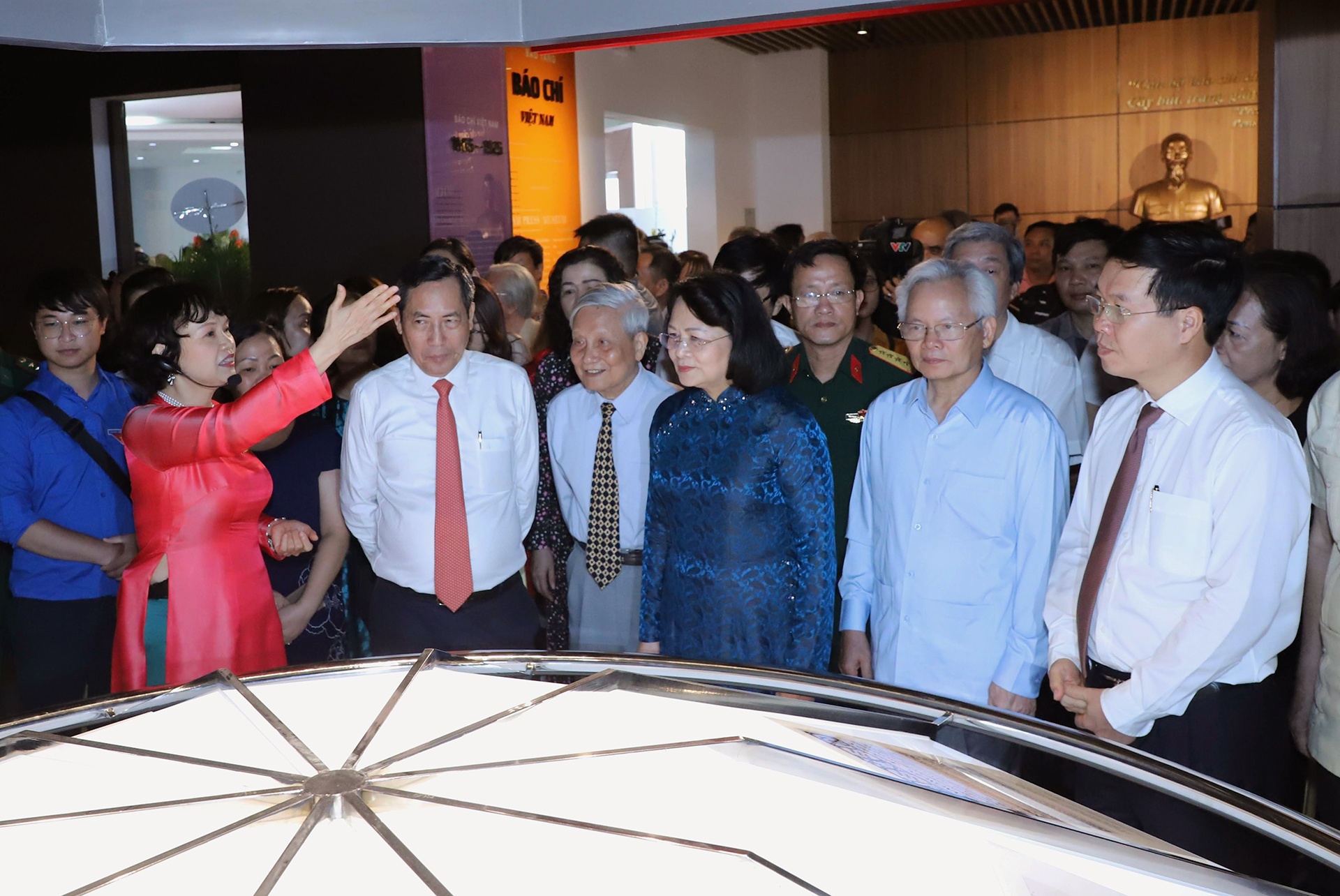 bao tang bao chi o Duong Dinh Nghe anh 4