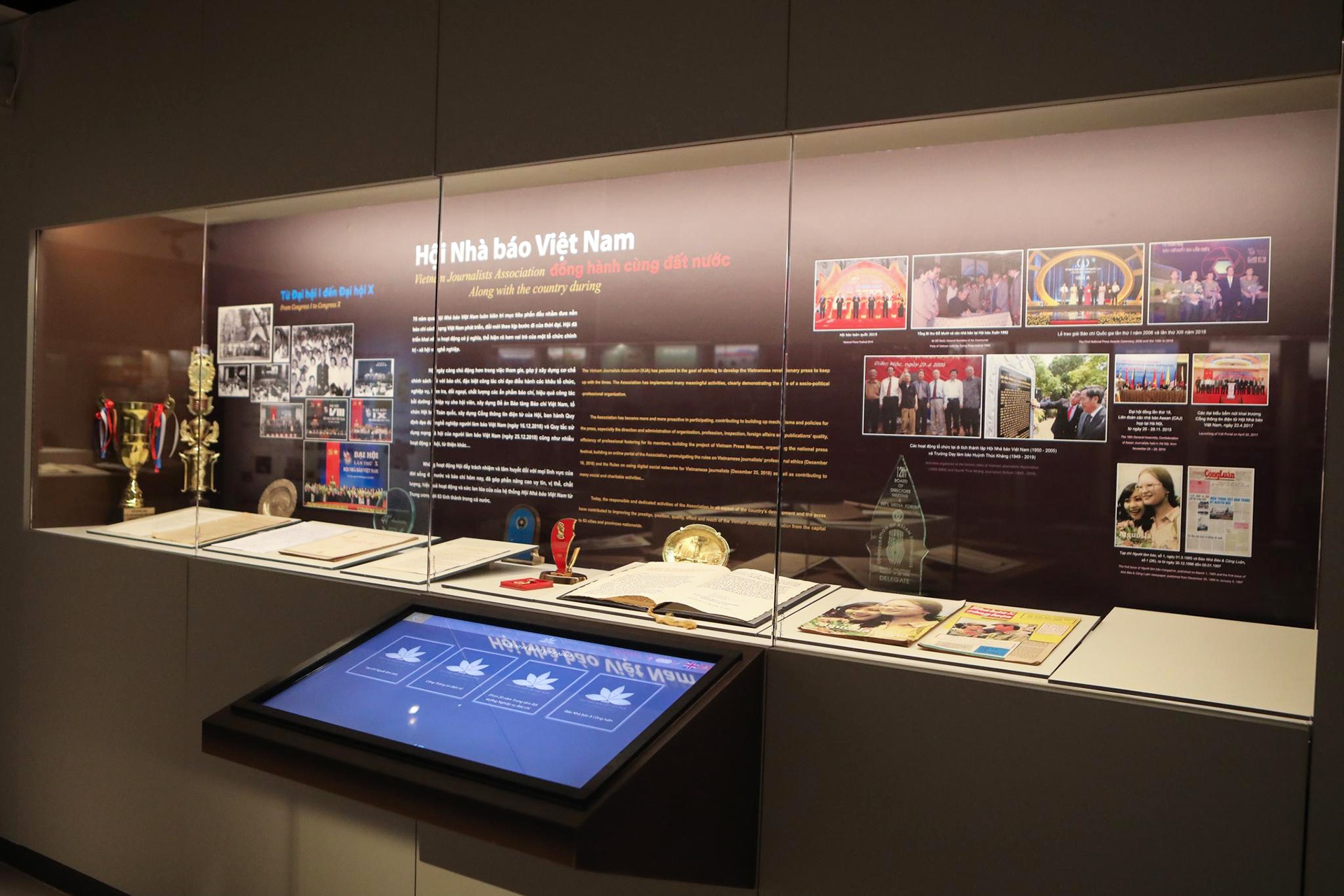 bao tang bao chi o Duong Dinh Nghe anh 5