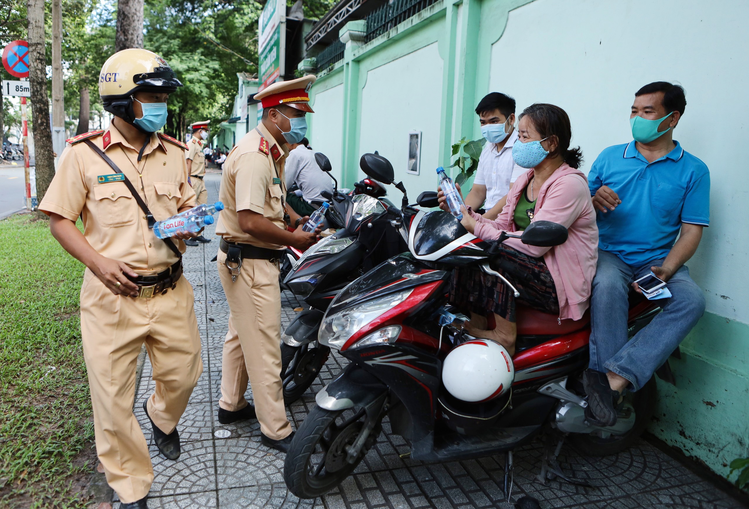 thi tot nghiep THPT anh 1