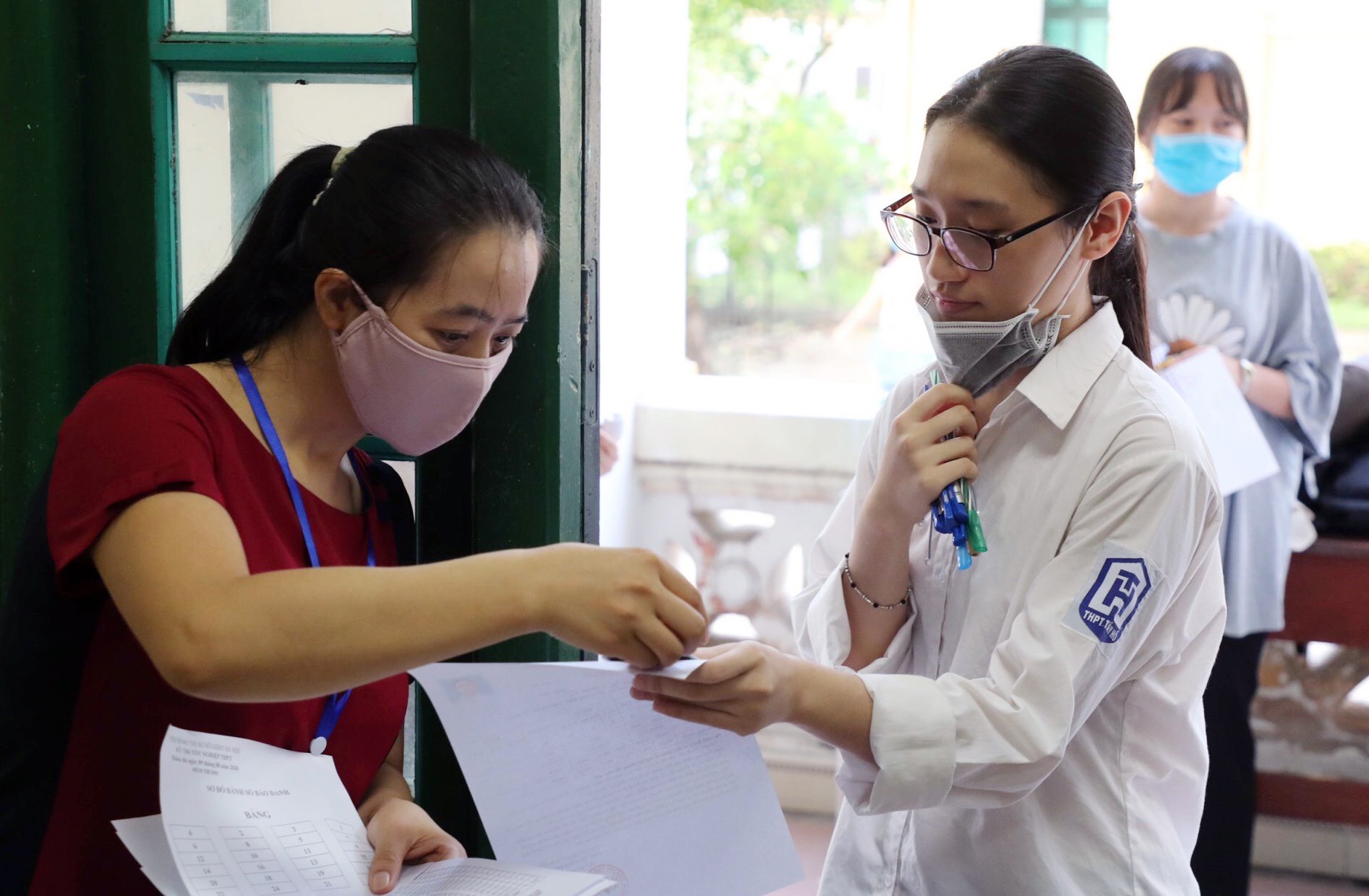 thi tot nghiep THPT anh 8