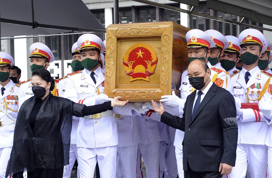 Hinh anh le truy dieu va an tang nguyen Tong bi thu Le Kha Phieu hinh anh