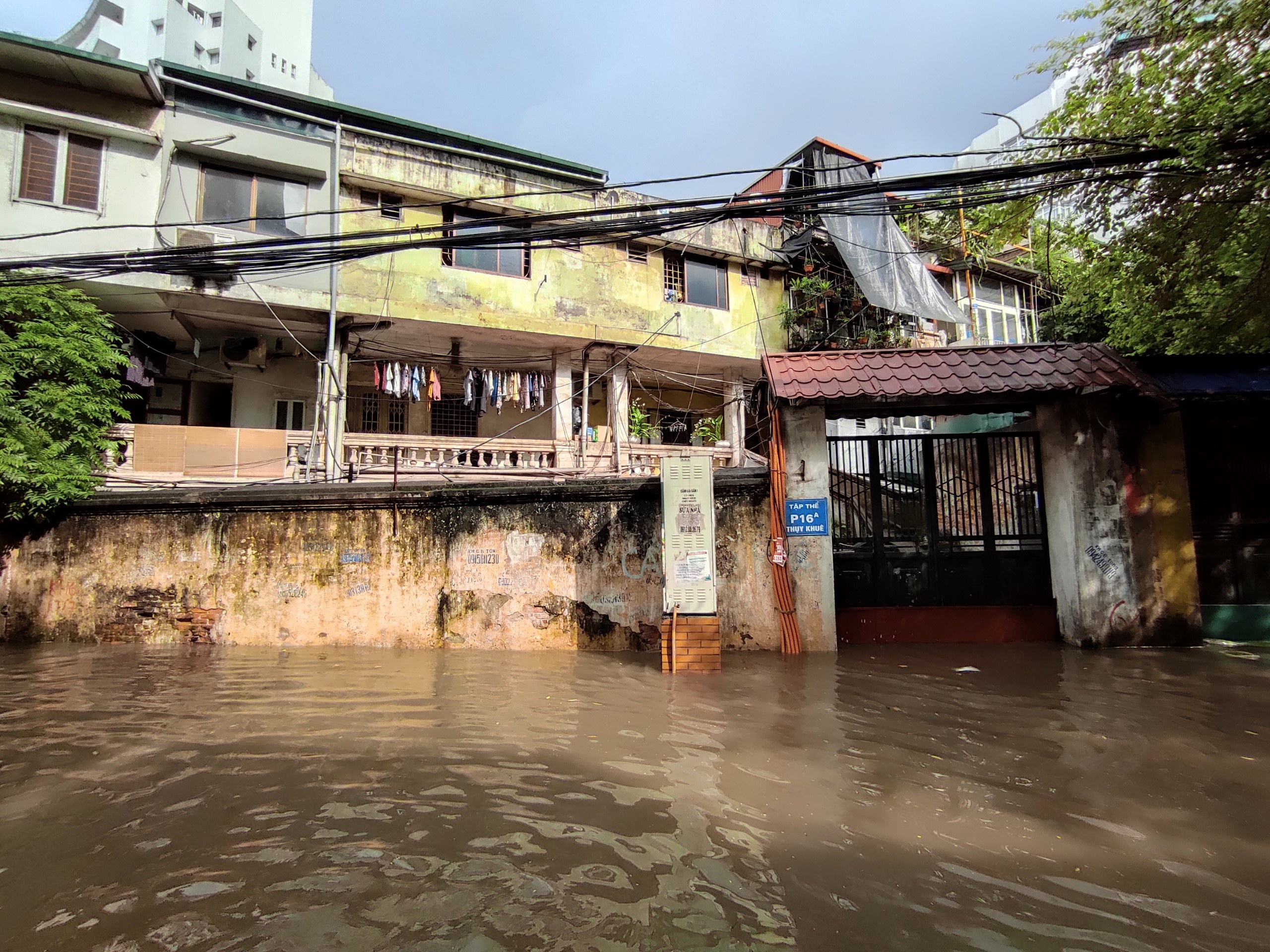 mua to khien Ha Noi ngap anh 5