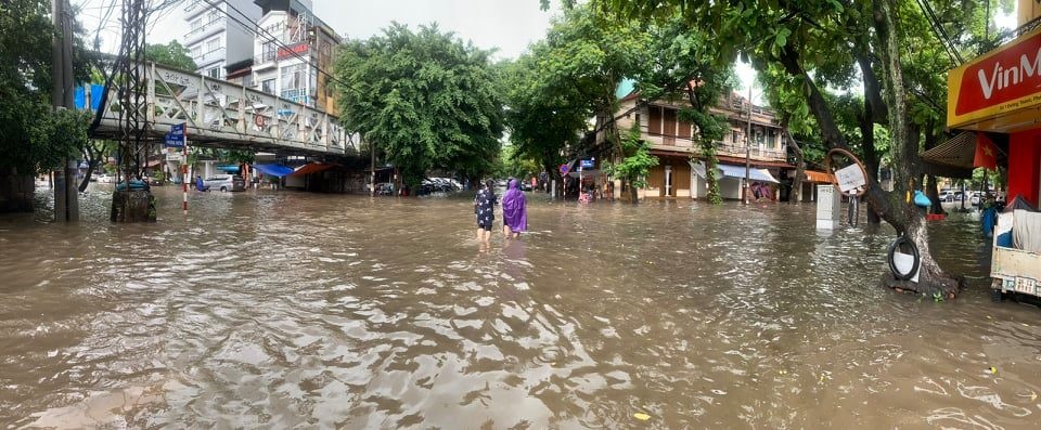 mua to khien Ha Noi ngap anh 1