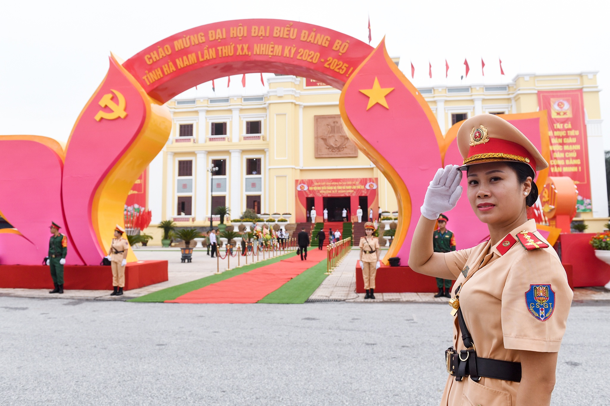 lanh dao trung uong du dai hoi dang bo tinh anh 1