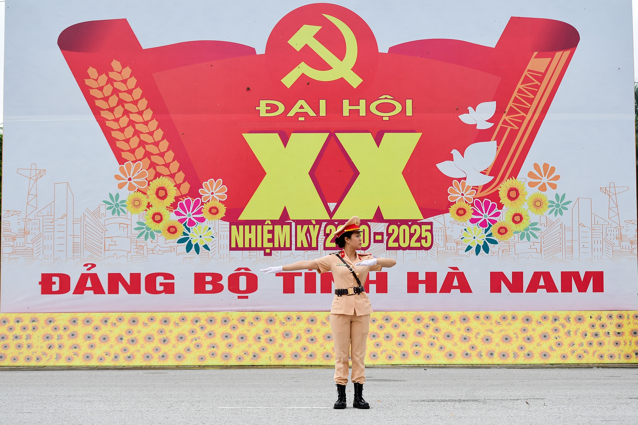 lanh dao trung uong du dai hoi dang bo tinh anh 16