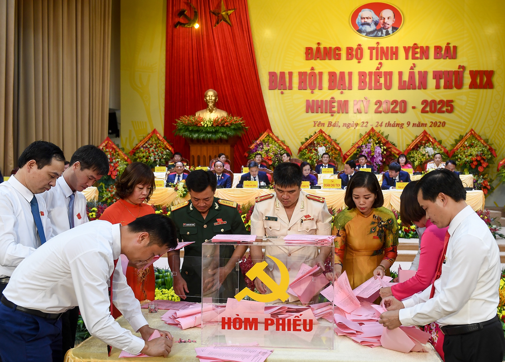 Bi thu Yen Bai khong co ten trong danh sach BCH khoa moi anh 5