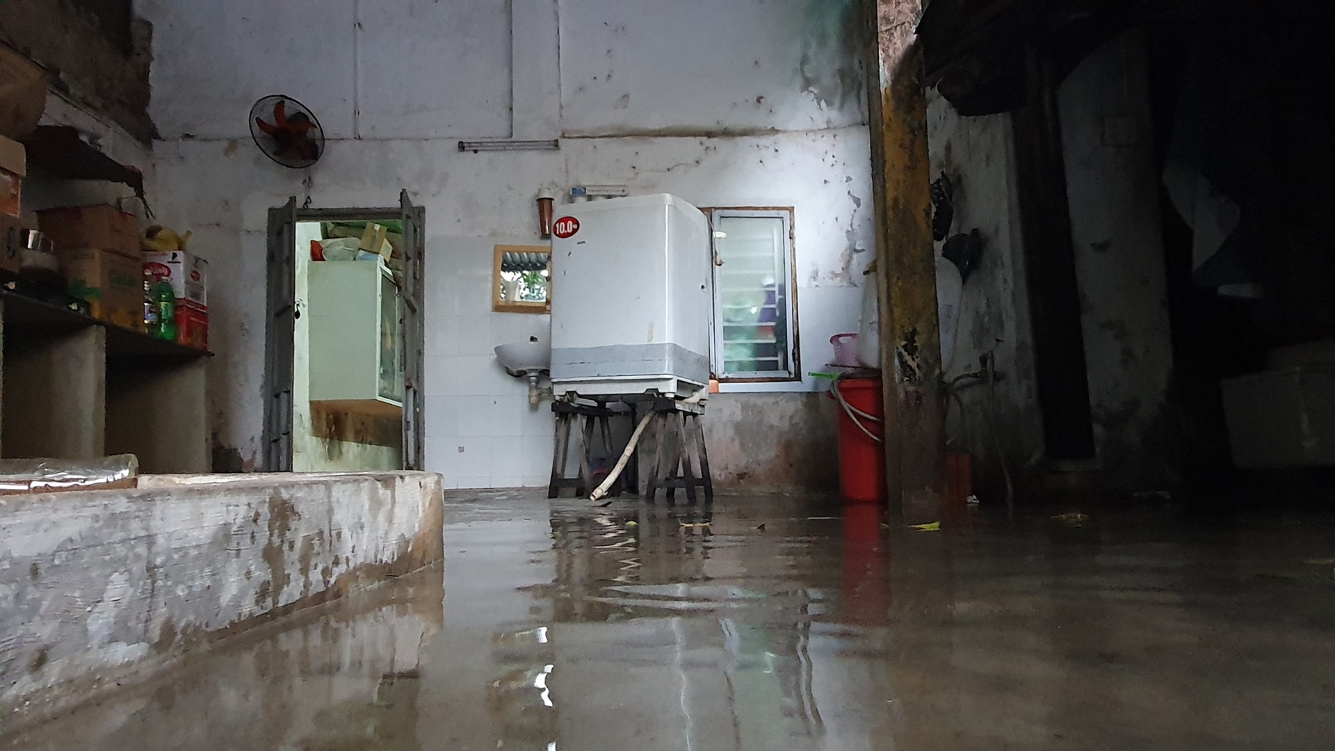 Hue xa lu duong pho ngap lut anh 12