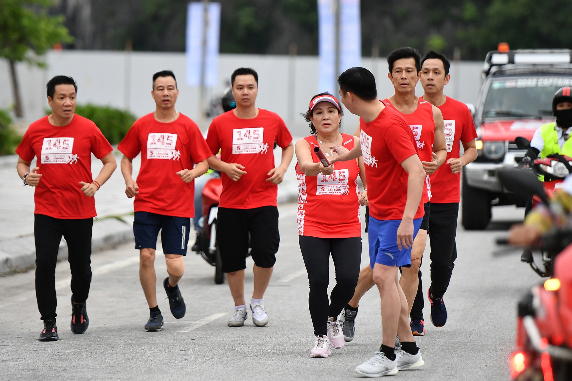 chay tiep suc tu Ha Long ve TPHCM anh 7