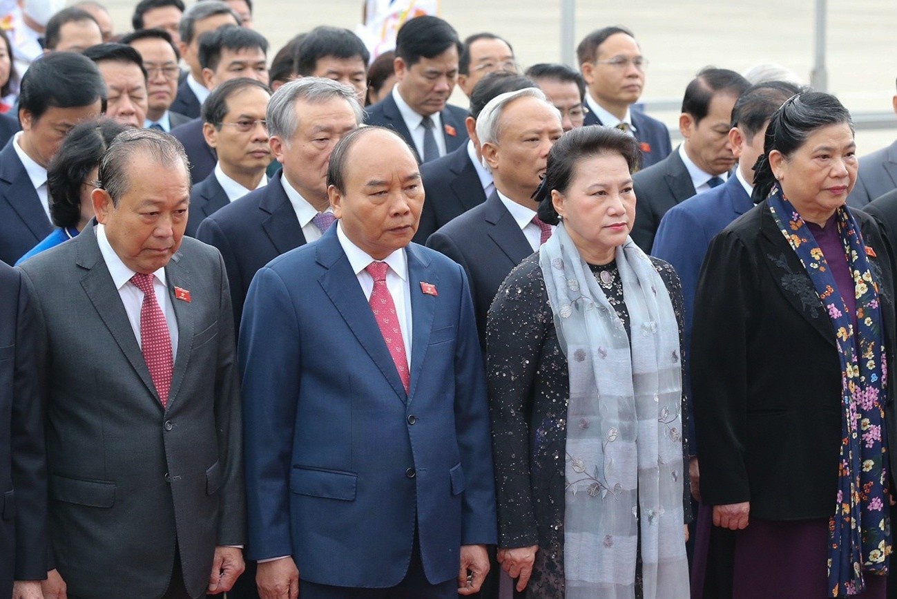Dai bieu Quoc hoi vao Lang vieng Chu tich Ho Chi Minh hinh anh