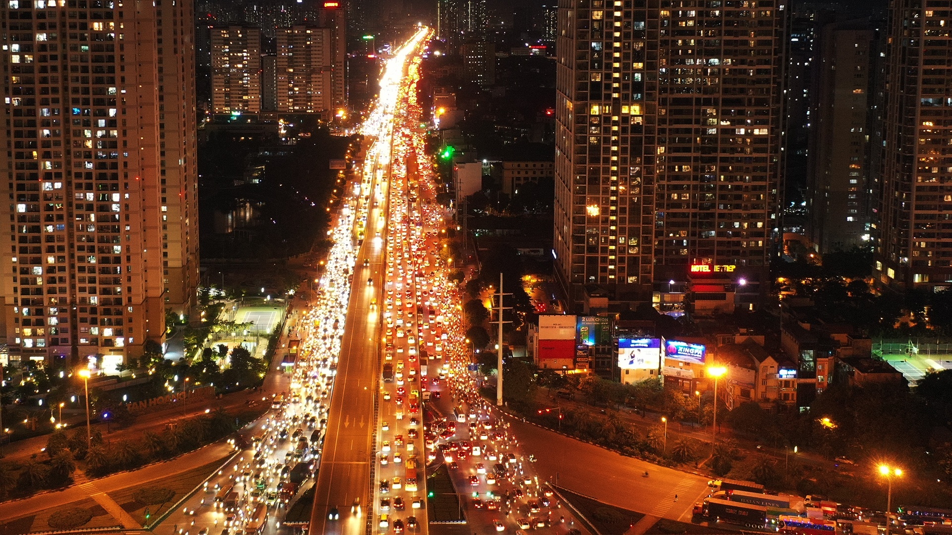 Troi toi, nhieu tuyen duong o Ha Noi van un tac nghiem trong hinh anh
