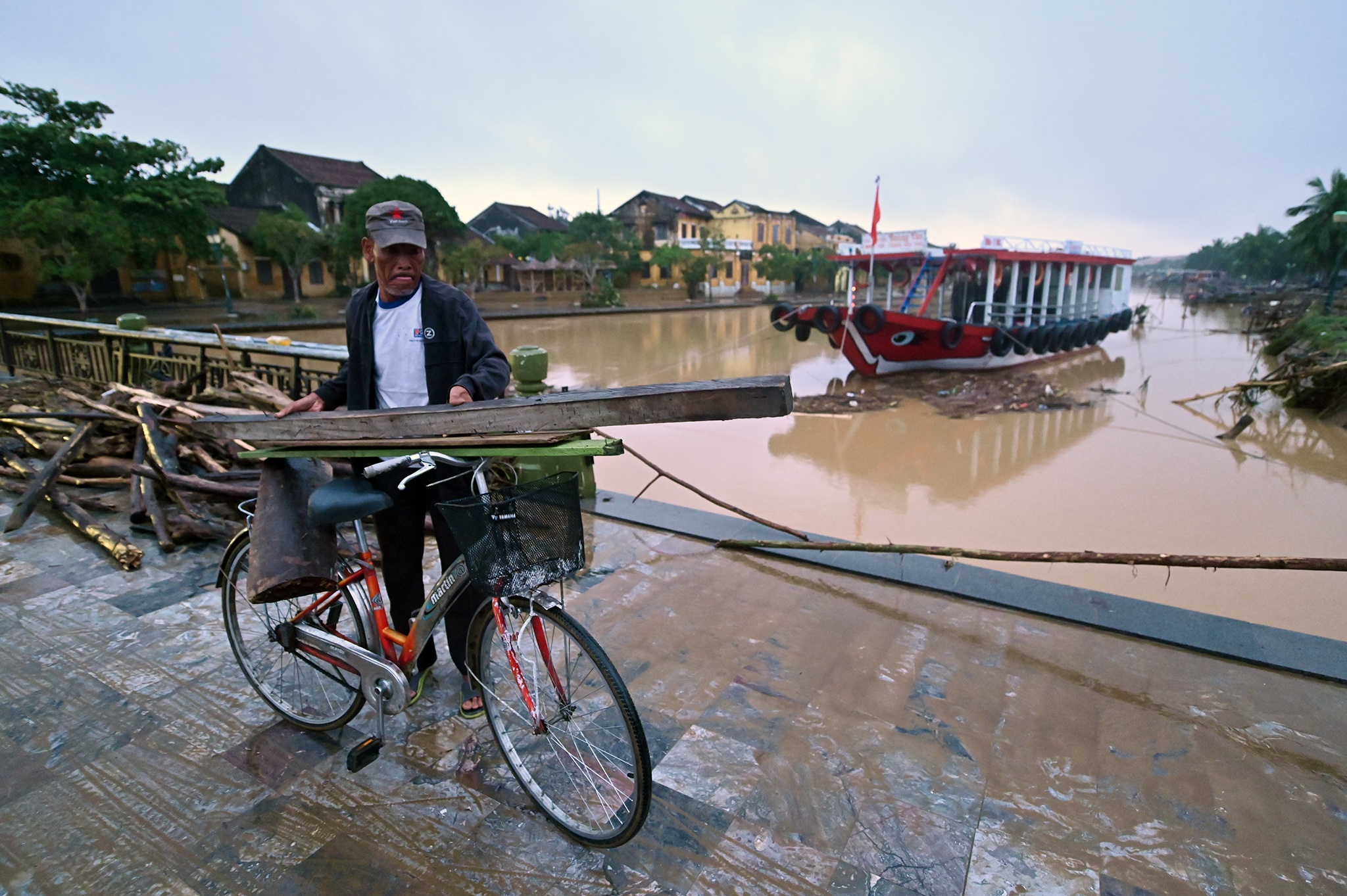 pho co Hoi An bi ngap sau anh 8