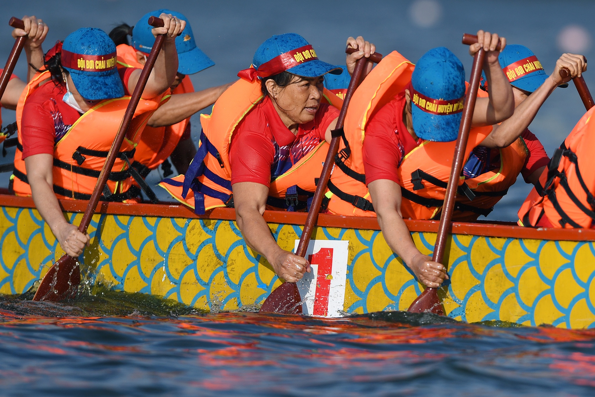 le hoi boi chai thuyen rong ho Tay anh 11