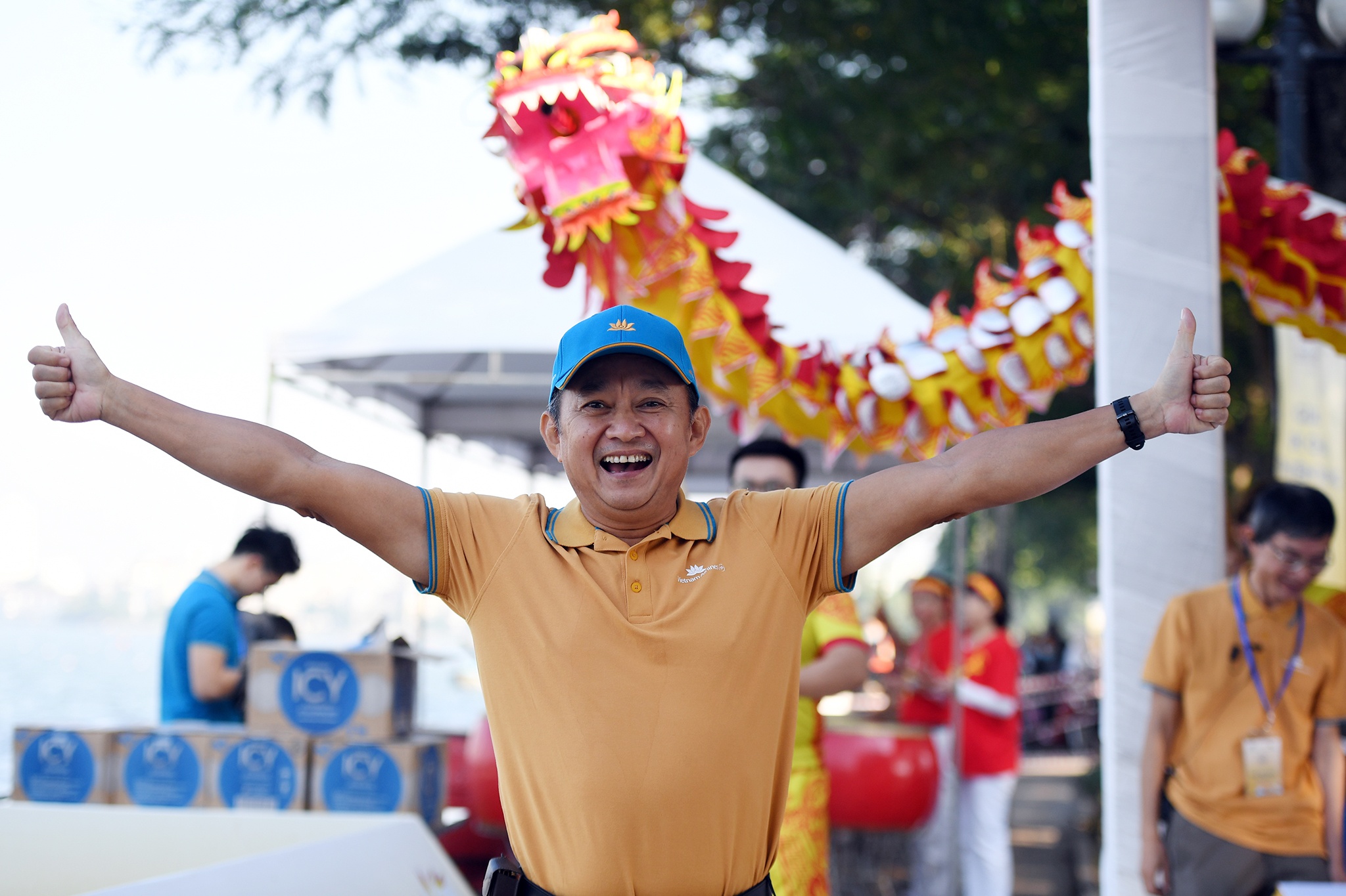 le hoi boi chai thuyen rong ho Tay anh 14