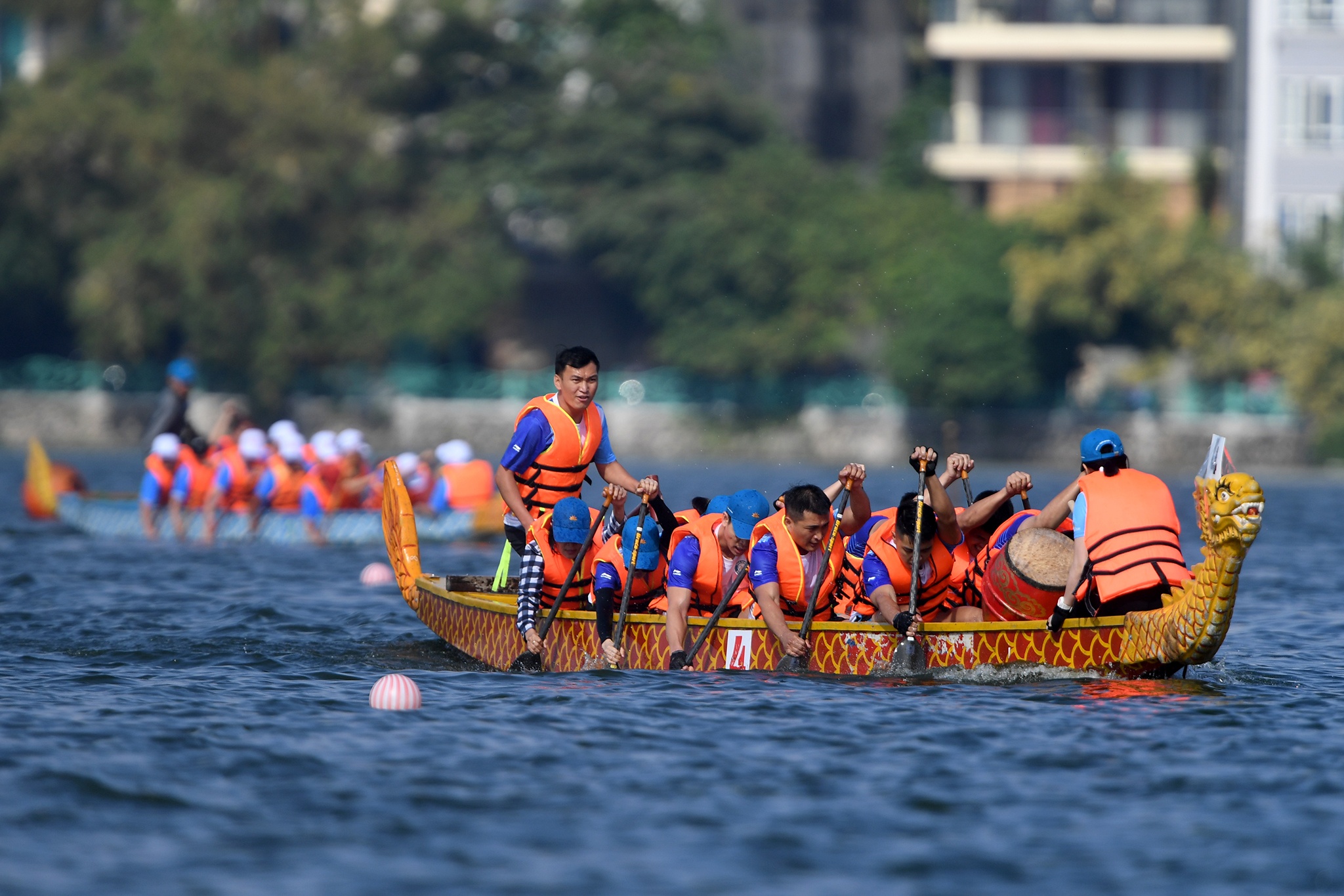 le hoi boi chai thuyen rong ho Tay anh 5