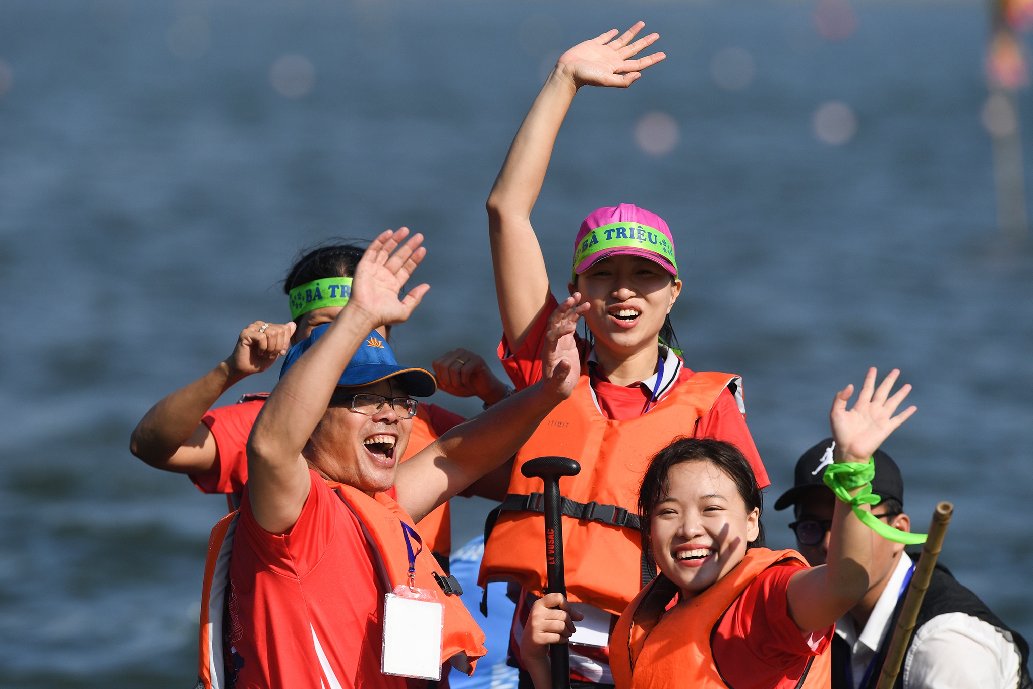 le hoi boi chai thuyen rong ho Tay anh 9