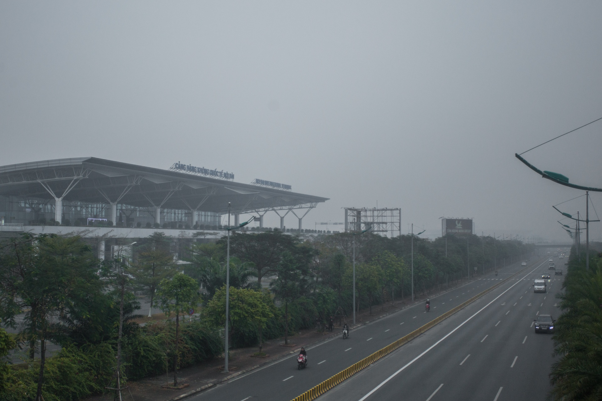 san bay Noi Bai mu suong anh 10