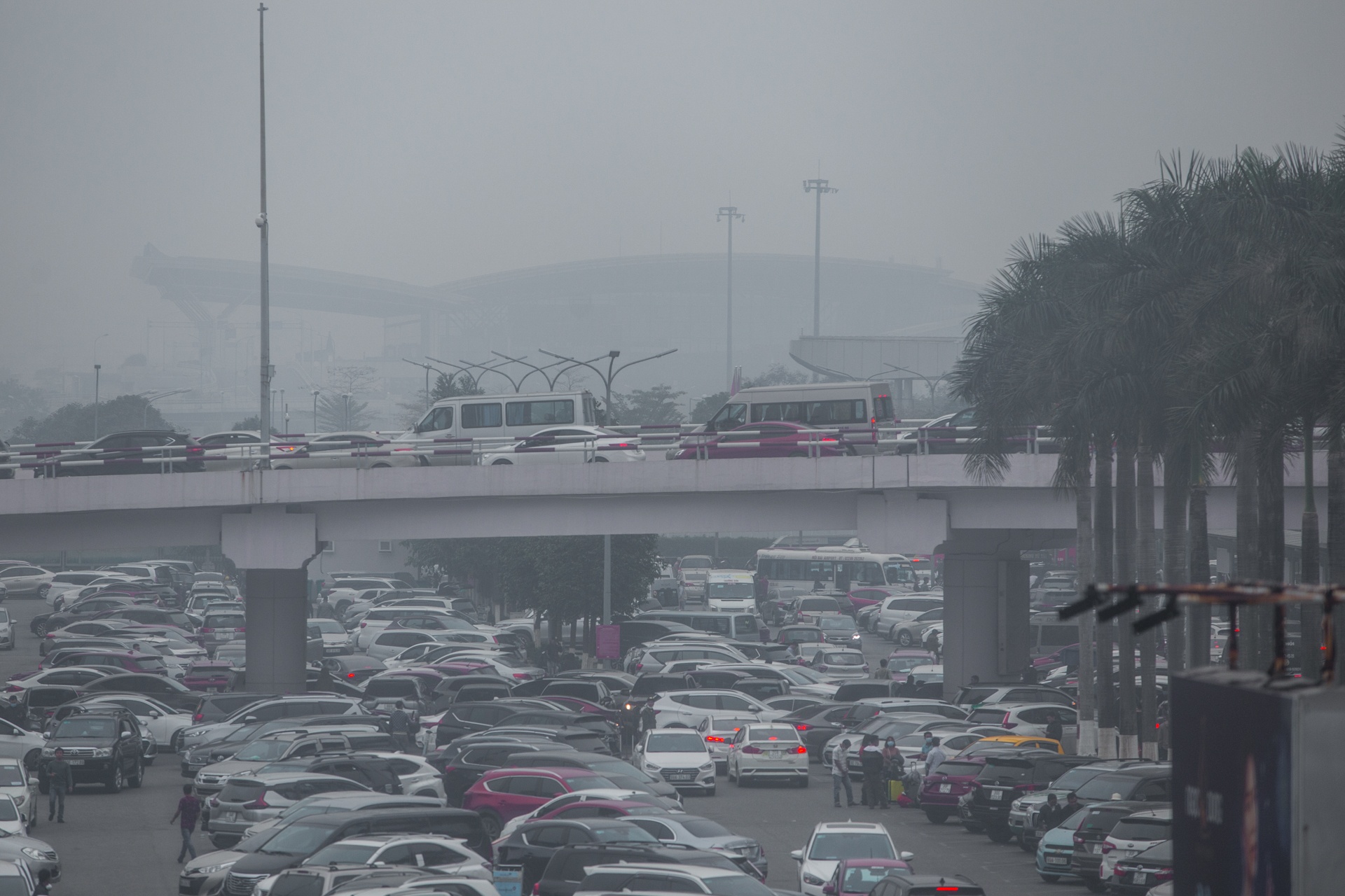san bay Noi Bai mu suong anh 4