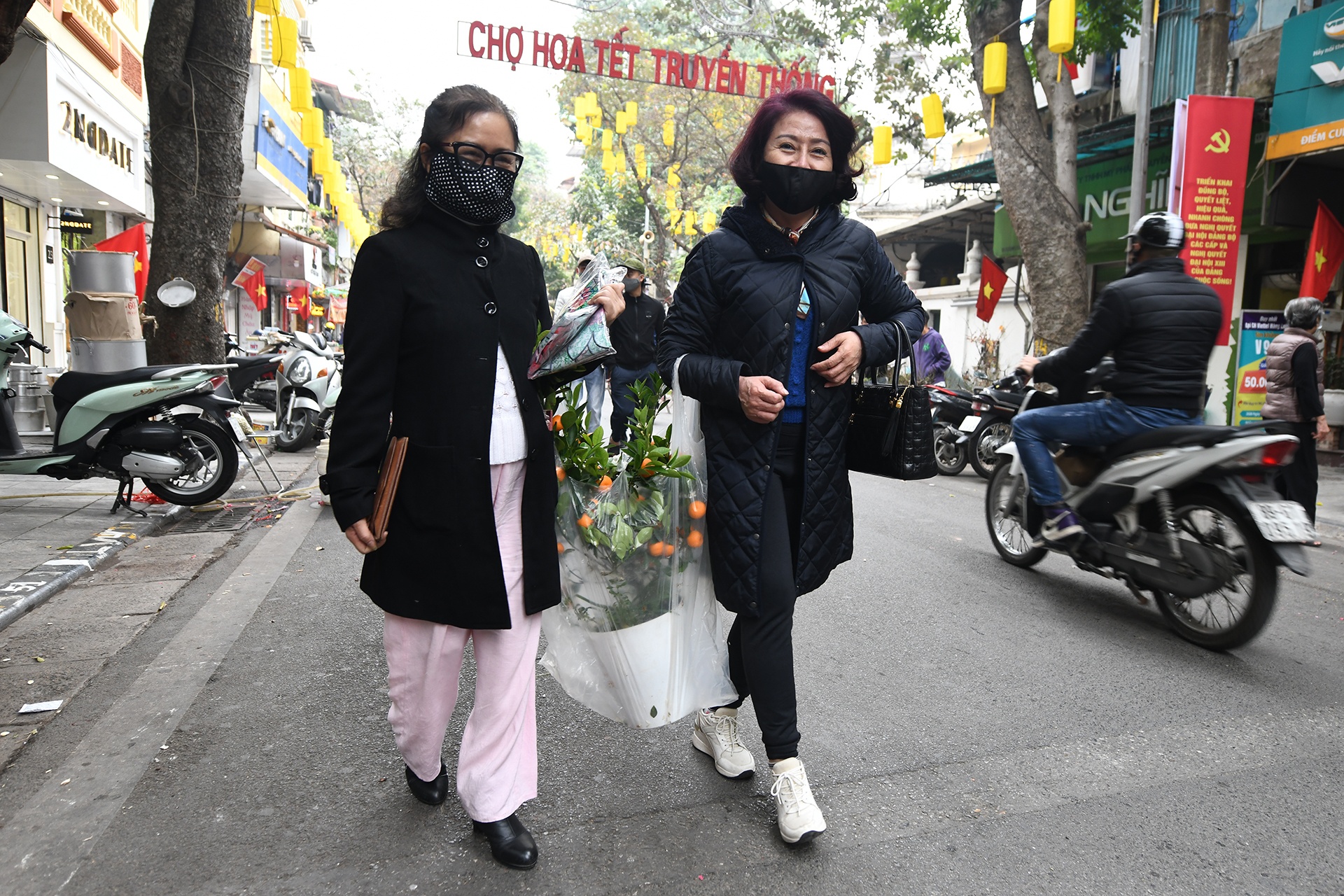 cho hoa Hang Luoc don nam Tan Suu anh 14