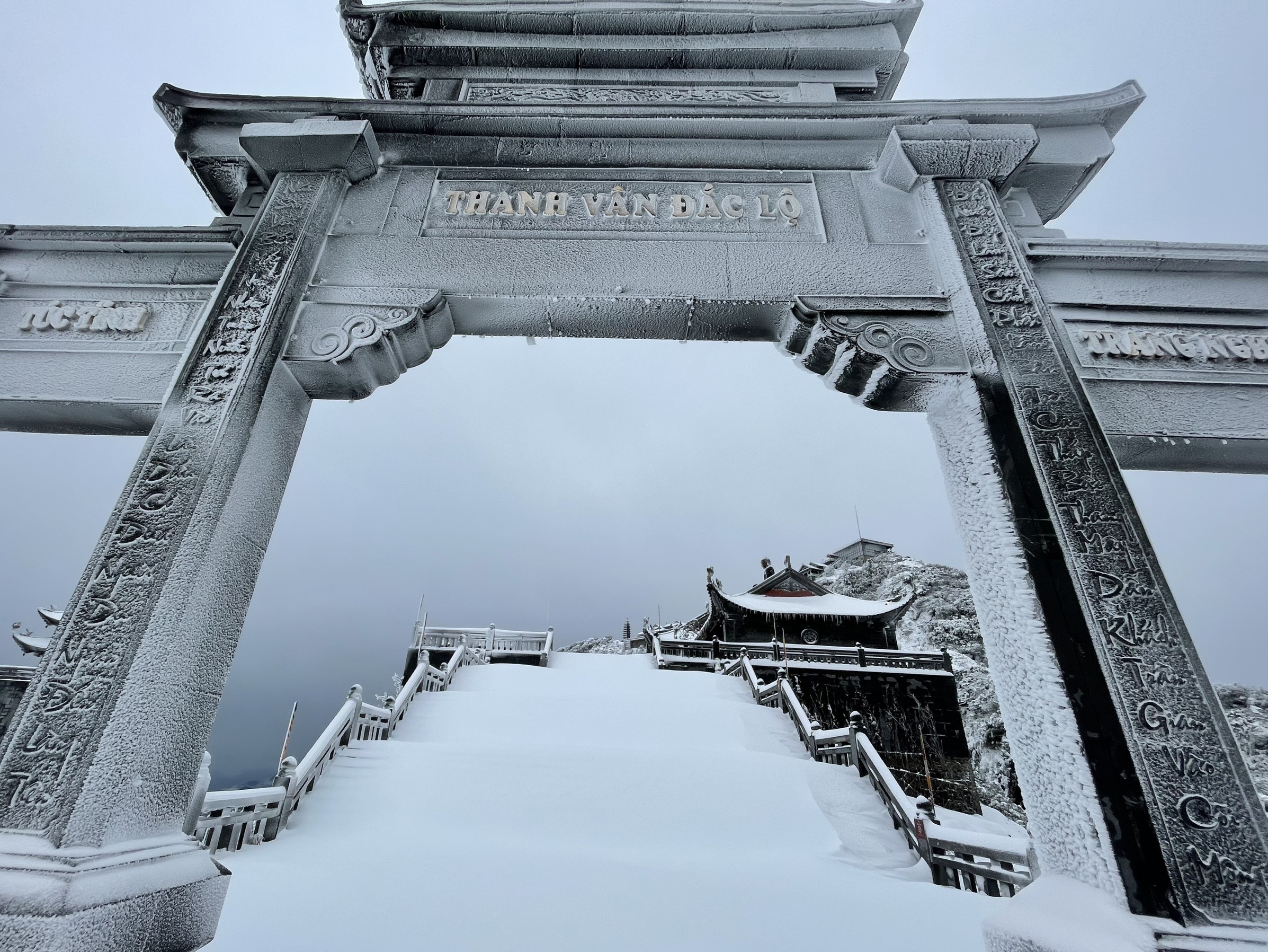 tuyet roi sat Tet tren dinh Fansipan anh 36