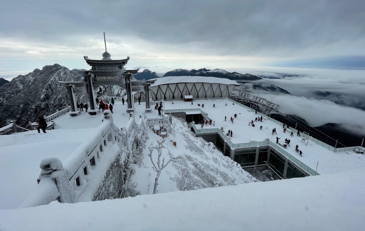 tuyet roi sat Tet tren dinh Fansipan anh 8